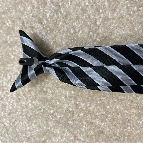 Formal Clip On Tie Youth Boys One Size Black Silver Diagonal Stripes - Picture 4 of 8